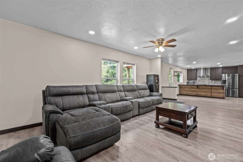 Property photo for 18916 27th Street Nw, Lakebay photo 4