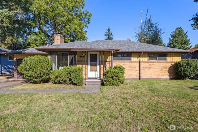 Property photo for 17528 11th Avenue Ne, Shoreline