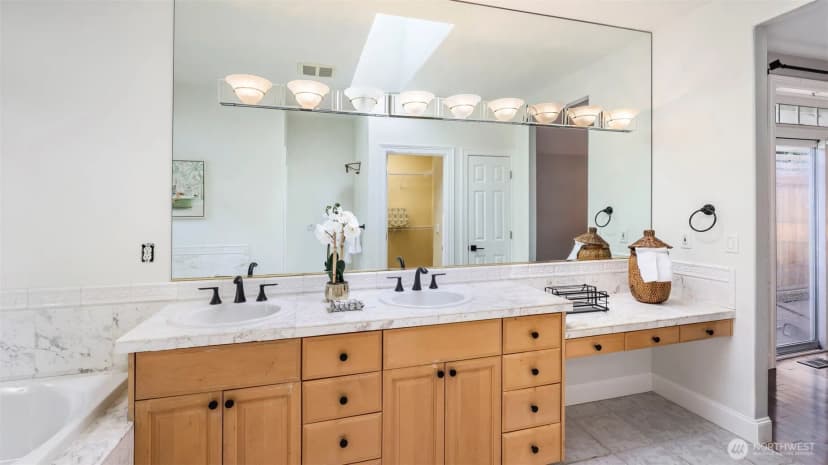 Property photo for 23728 135th Place Se, Kent photo 12