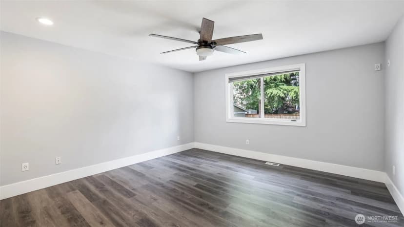Property photo for 23728 135th Place Se, Kent photo 23