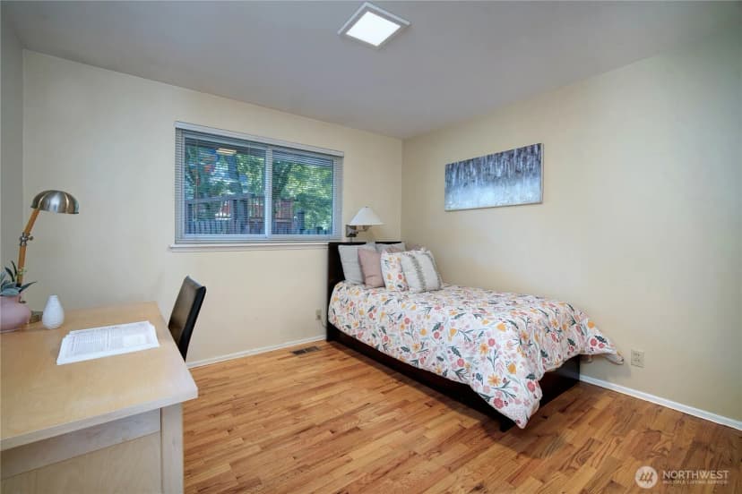 Property photo for 4111 Ne 103rd Place, Seattle photo 15