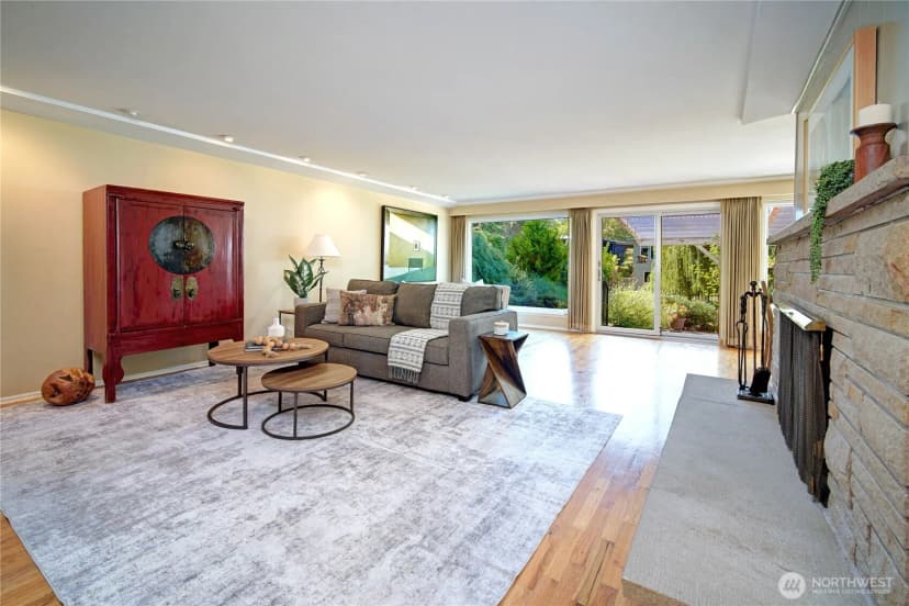 Property photo for 4111 Ne 103rd Place, Seattle photo 5