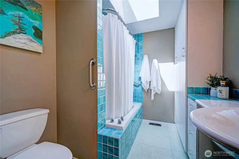 Property photo for 4111 Ne 103rd Place, Seattle photo 12