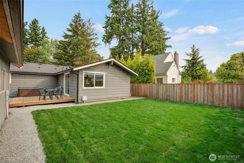 Property photo for 3029 Ne 133rd Street, Seattle photo 31