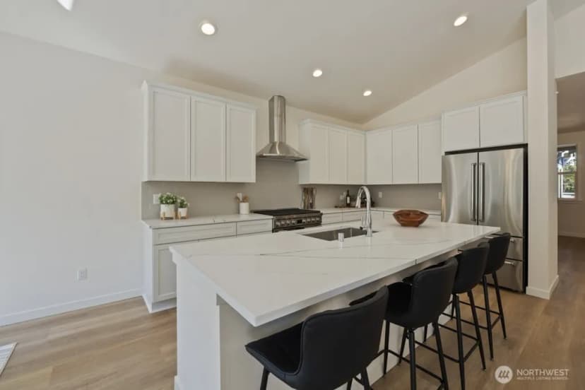 Property photo for 16106 Broadway Avenue, Snohomish photo 7