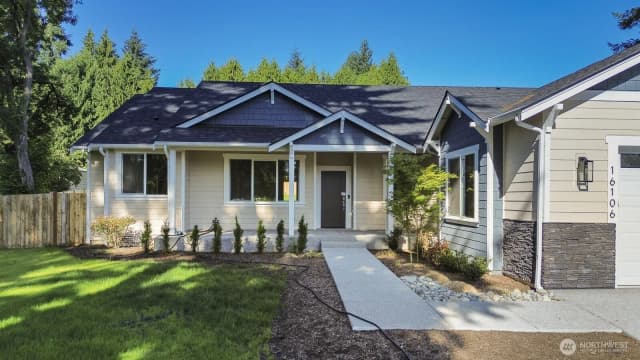 Property photo for 16106 Broadway Avenue, Snohomish photo 2