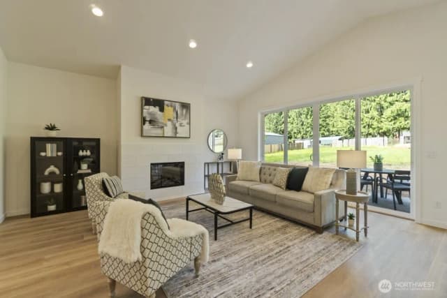 Property photo for 16106 Broadway Avenue, Snohomish photo 4