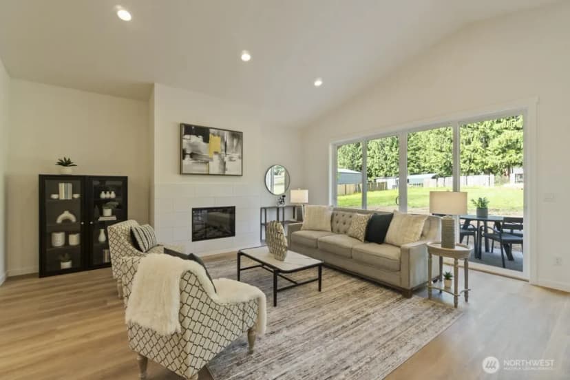 Property photo for 16106 Broadway Avenue, Snohomish photo 4