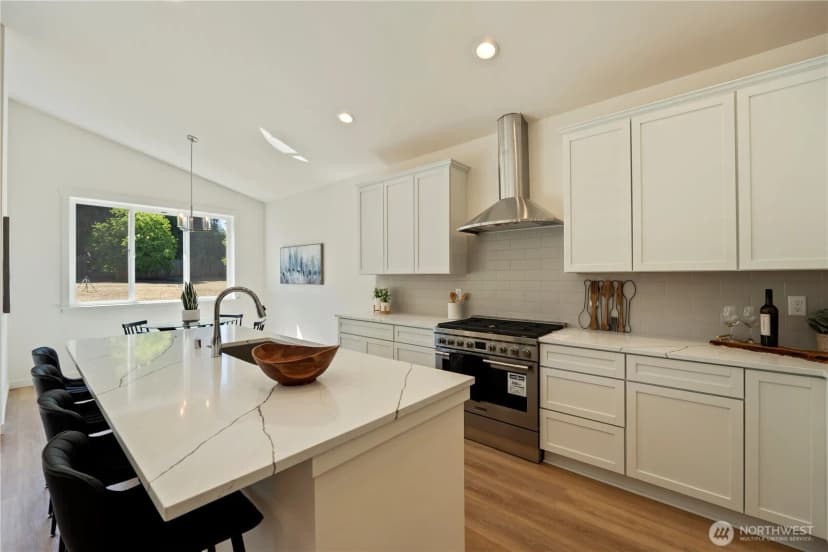 Property photo for 16106 Broadway Avenue, Snohomish photo 8