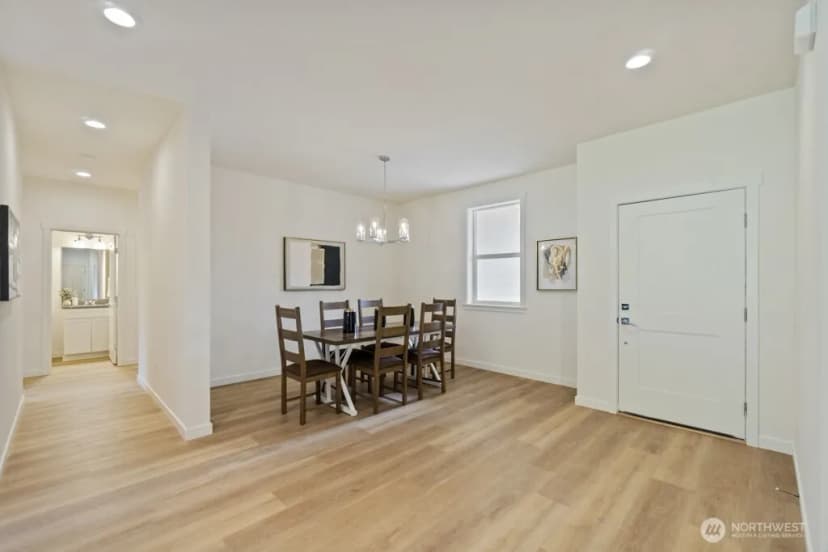 Property photo for 16106 Broadway Avenue, Snohomish photo 9