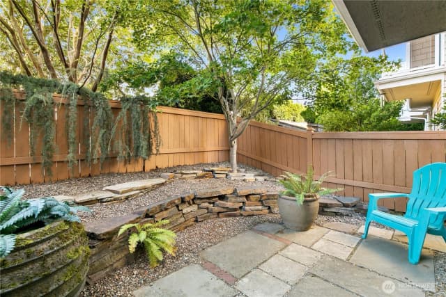 Property photo for 6720 14th Avenue Nw #b, Seattle photo 2