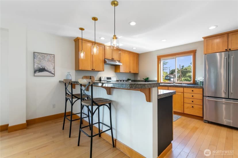 Property photo for 6720 14th Avenue Nw #b, Seattle photo 8
