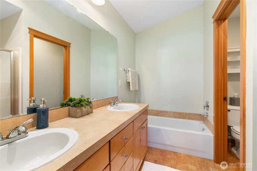 Property photo for 6720 14th Avenue Nw #b, Seattle photo 20