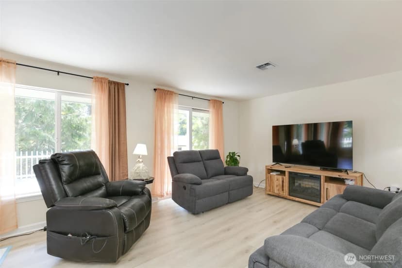 Property photo for 24 Makah Way, La Conner photo 12