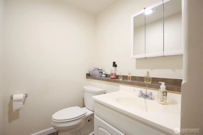 Property photo for 24 Makah Way, La Conner photo 15