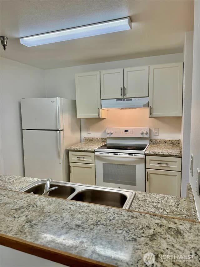 Property photo for 975 Aberdeen Avenue Ne #e403, Renton photo 5