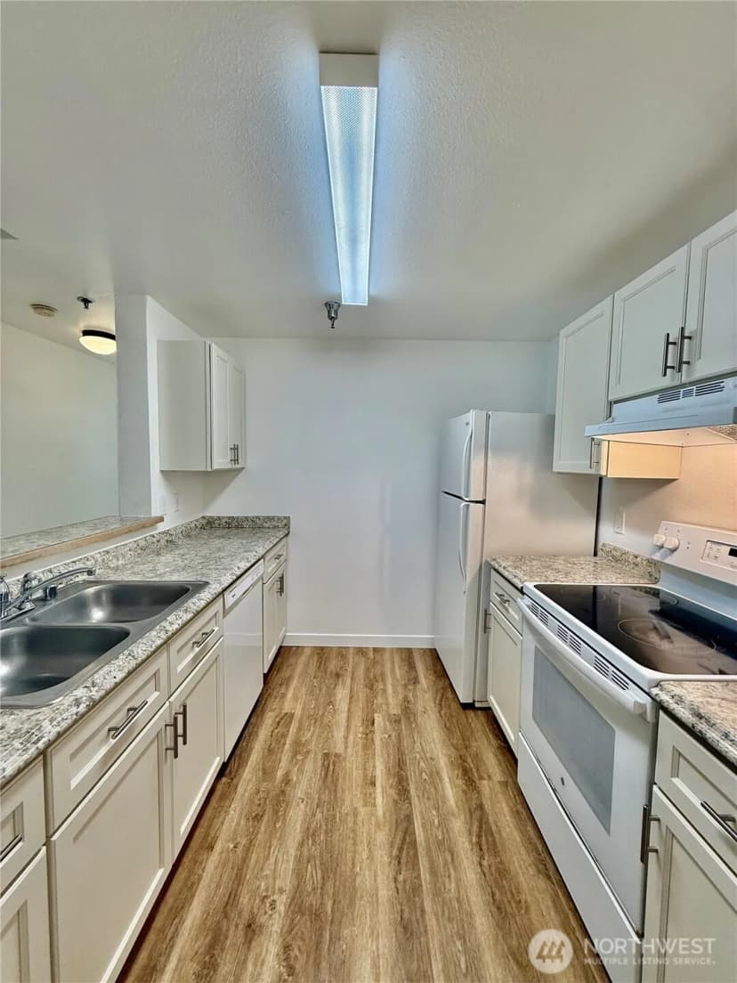 Property photo for 975 Aberdeen Avenue Ne #e403, Renton photo 6