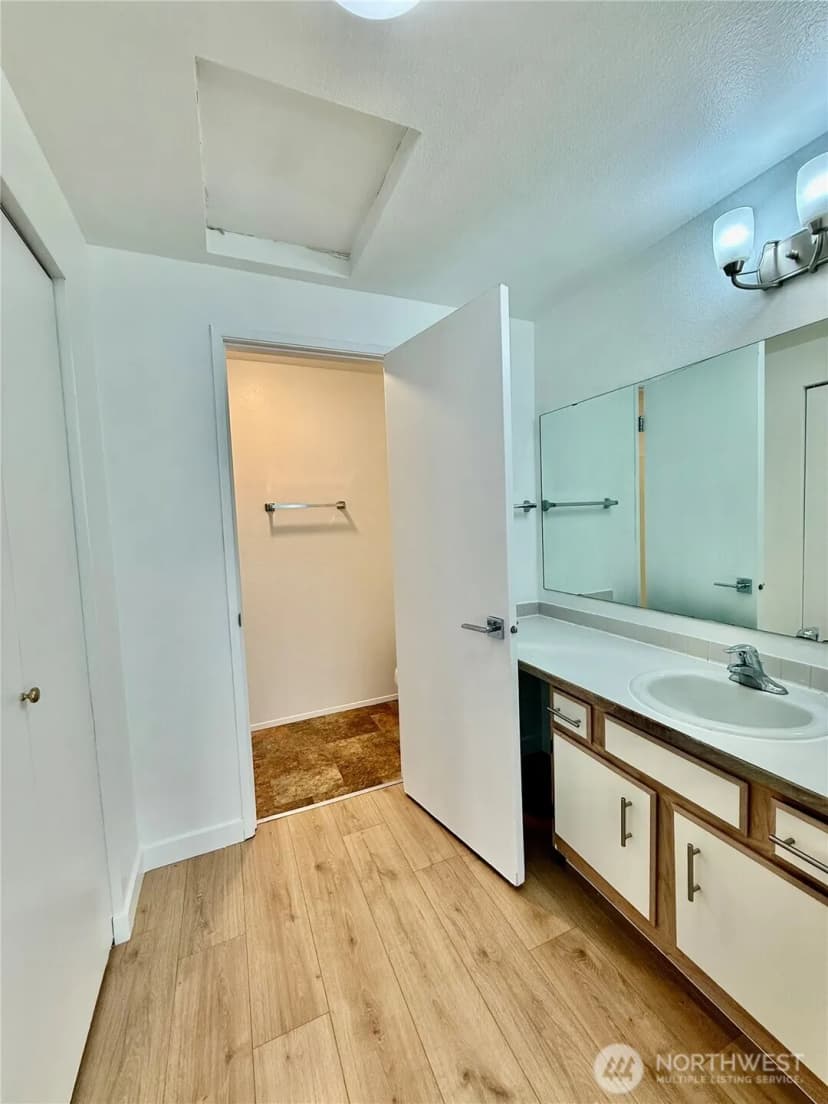 Property photo for 975 Aberdeen Avenue Ne #e403, Renton photo 13