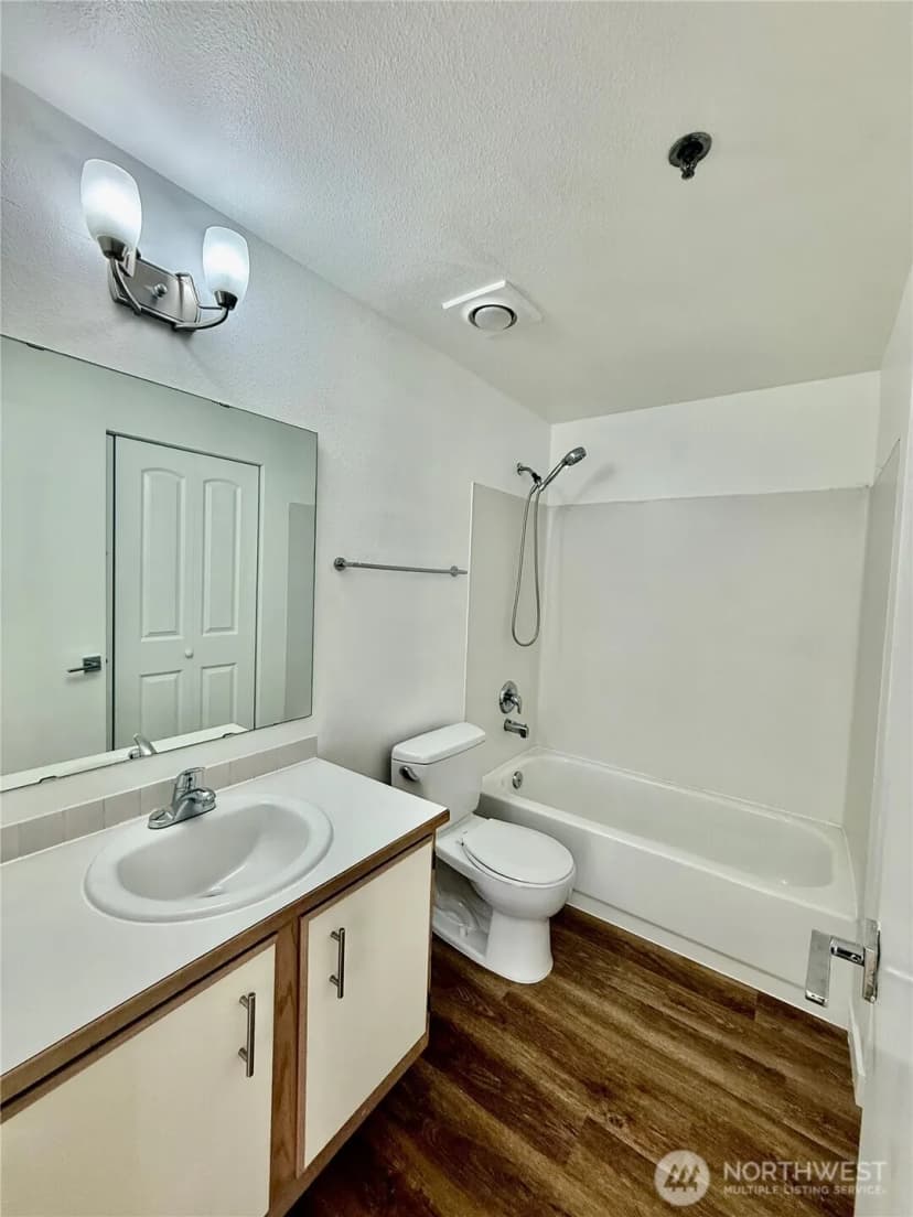 Property photo for 975 Aberdeen Avenue Ne #e403, Renton photo 7