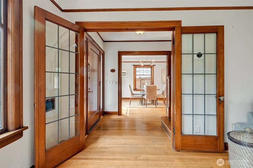 Property photo for 923 33rd Avenue, Seattle photo 10
