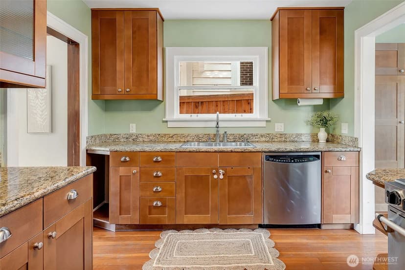 Property photo for 923 33rd Avenue, Seattle photo 15