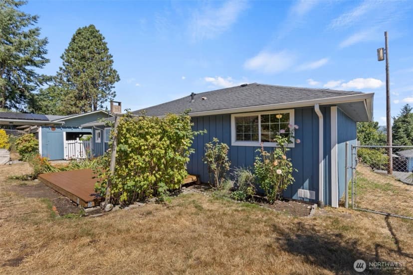 Property photo for 216 Bridge Way, Everett photo 39