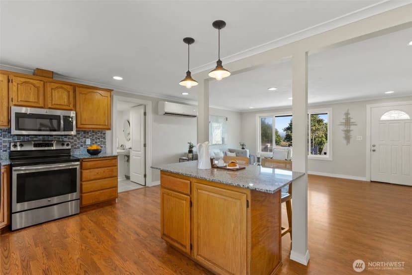 Property photo for 216 Bridge Way, Everett photo 16