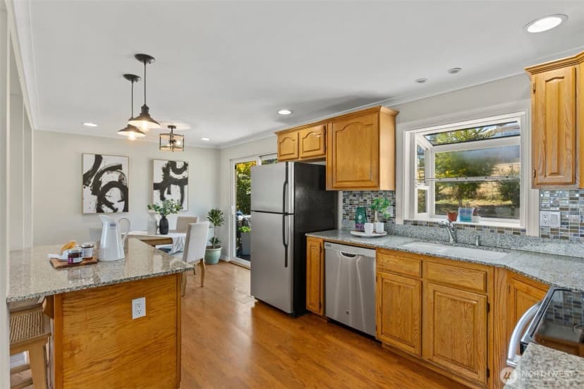 Property photo for 216 Bridge Way, Everett photo 18