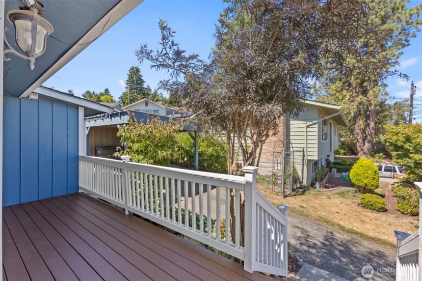 Property photo for 216 Bridge Way, Everett photo 31