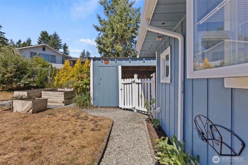 Property photo for 216 Bridge Way, Everett photo 36