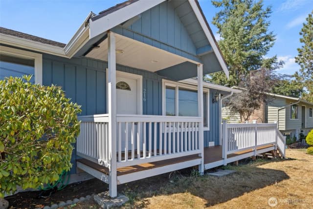 Property photo for 216 Bridge Way, Everett photo 4