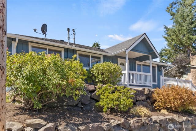 Property photo for 216 Bridge Way, Everett photo 3