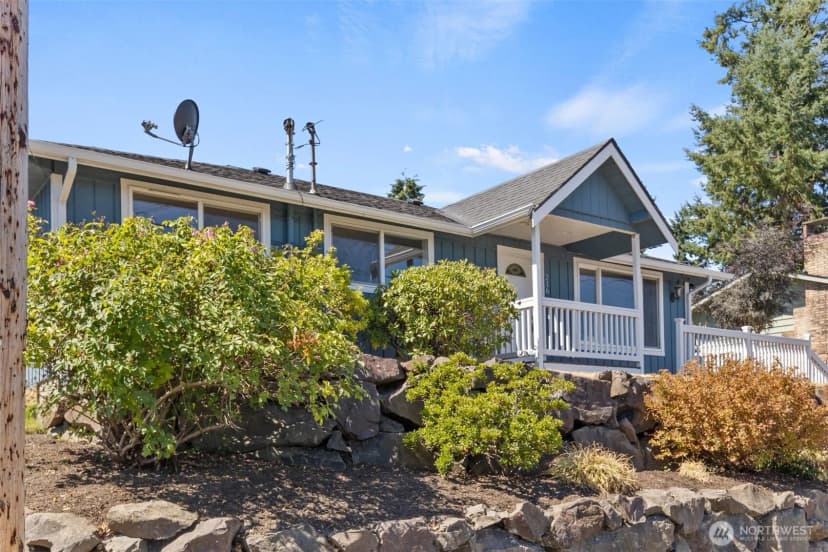 Property photo for 216 Bridge Way, Everett photo 3