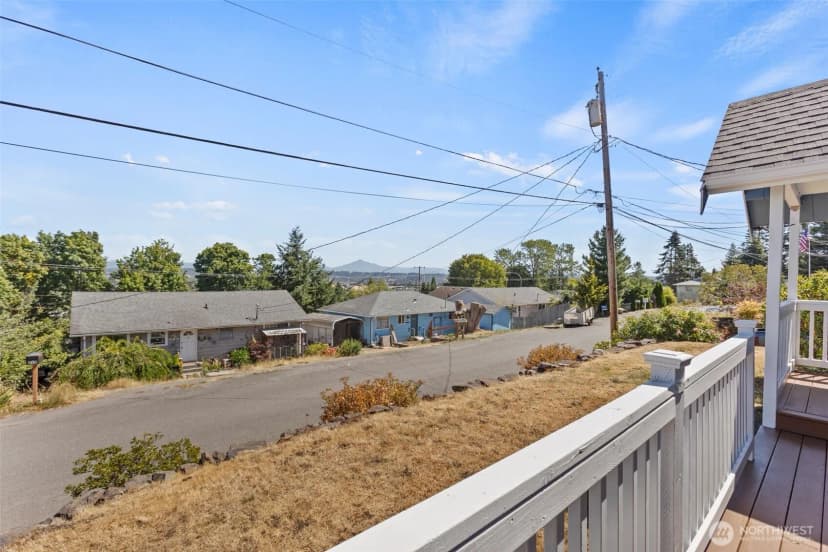 Property photo for 216 Bridge Way, Everett photo 32