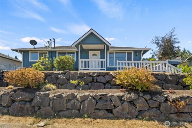 Property photo for 216 Bridge Way, Everett