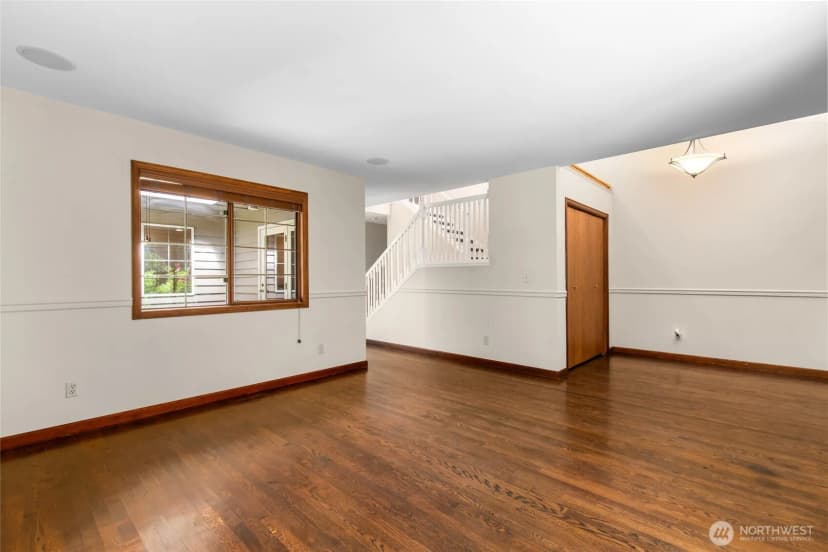 Property photo for 21710 Ne 97th Place, Redmond photo 5