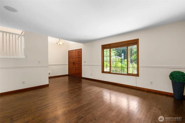 Property photo for 21710 Ne 97th Place, Redmond photo 4