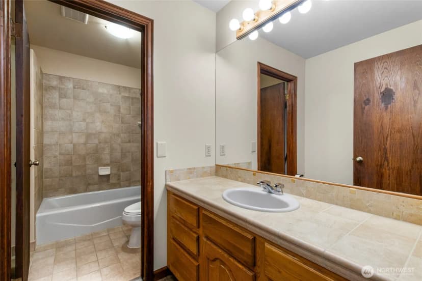 Property photo for 21710 Ne 97th Place, Redmond photo 28