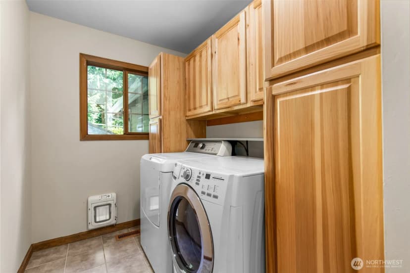 Property photo for 21710 Ne 97th Place, Redmond photo 18