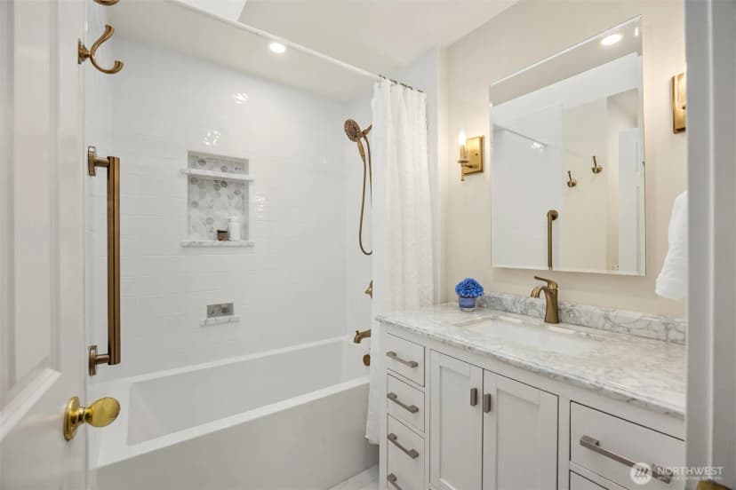 Property photo for 8180 Ne Blakely Heights Court, Bainbridge Island photo 26