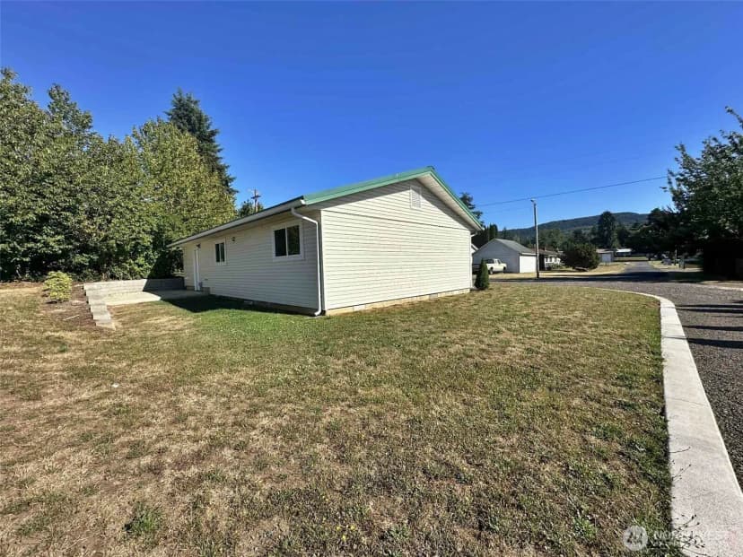 Property photo for 242 Sunset Drive, Mossyrock photo 4