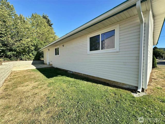 Property photo for 242 Sunset Drive, Mossyrock photo 3
