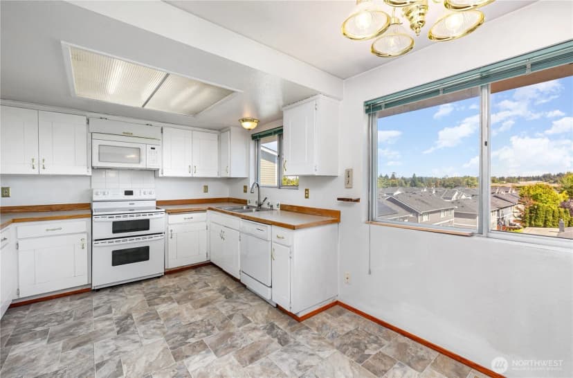 Property photo for 27510 12th Place S, Des Moines photo 12