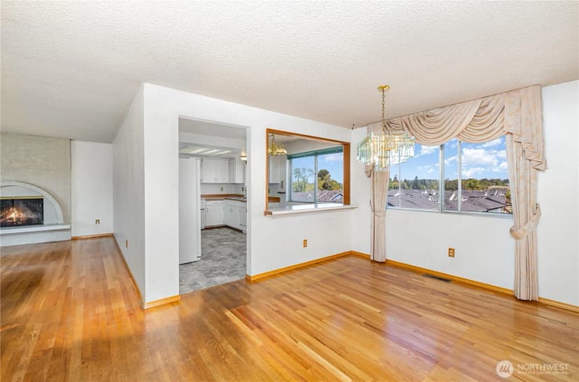 Property photo for 27510 12th Place S, Des Moines photo 8