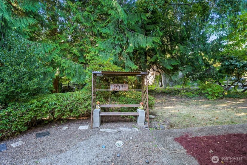 Property photo for 2011 Windsor Drive, Mount Vernon photo 25