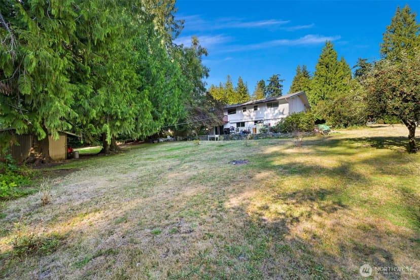Property photo for 2011 Windsor Drive, Mount Vernon photo 24