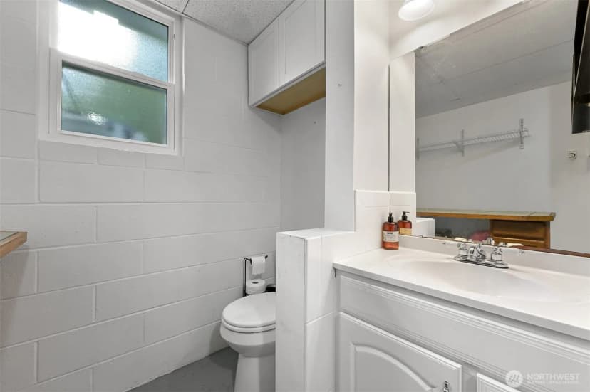 Property photo for 2011 Windsor Drive, Mount Vernon photo 22