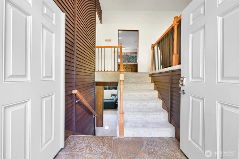 Property photo for 2011 Windsor Drive, Mount Vernon photo 3