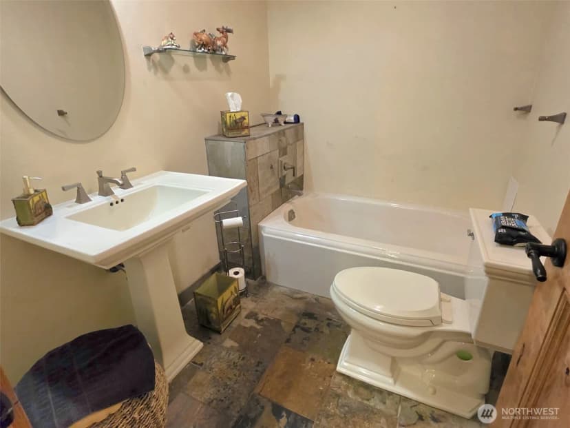 Property photo for 6136 Puget Beach Road Ne, Olympia photo 17