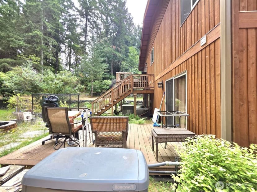 Property photo for 6136 Puget Beach Road Ne, Olympia photo 21